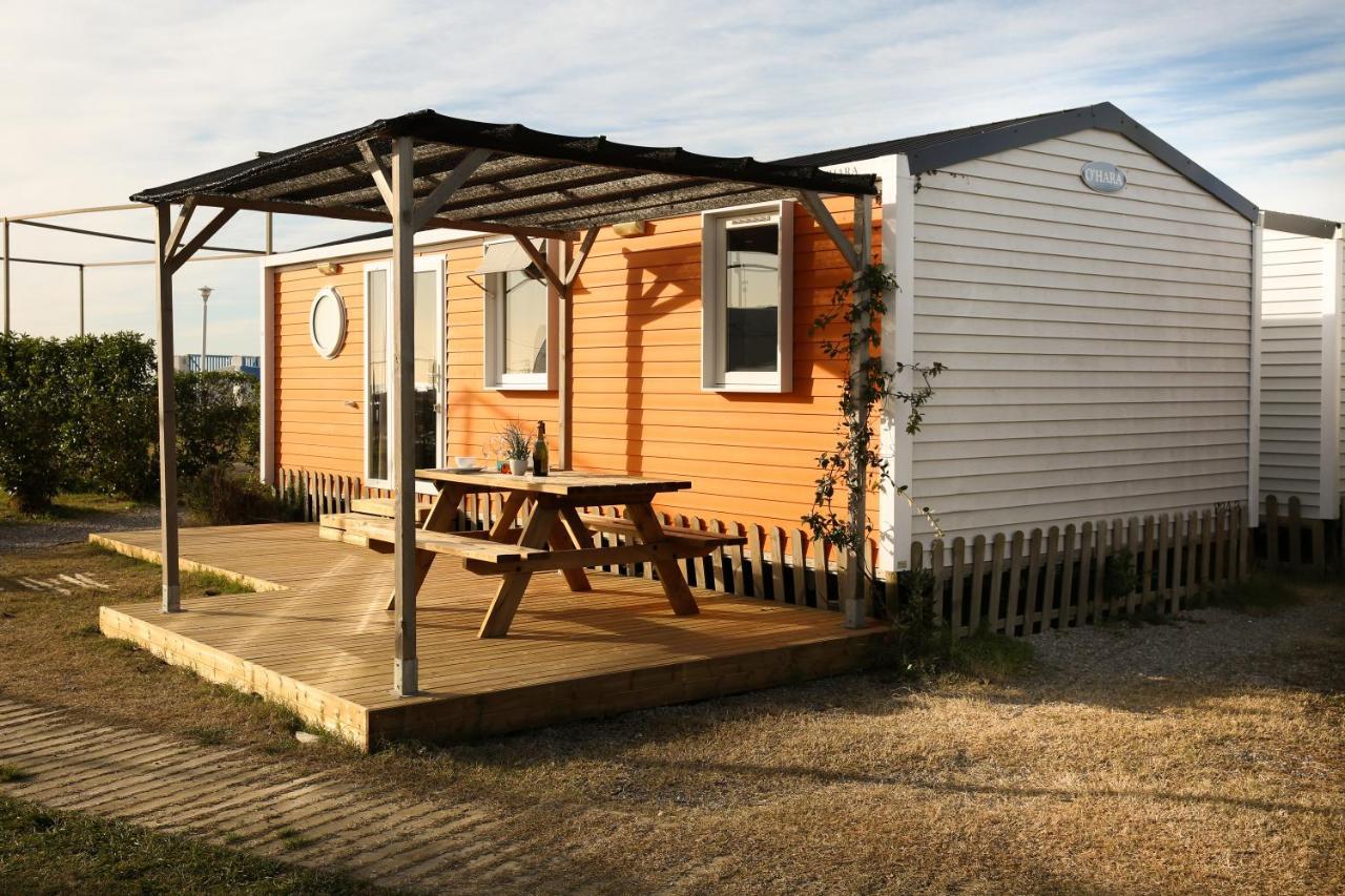 Camping 3 Estrellas Gava Bagian luar foto