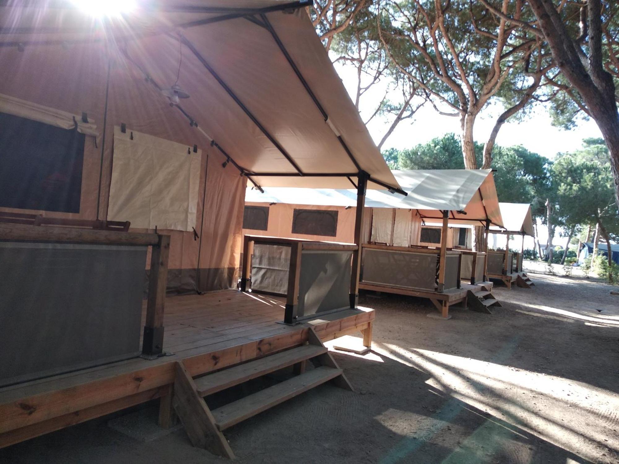 Camping 3 Estrellas Gava Bagian luar foto
