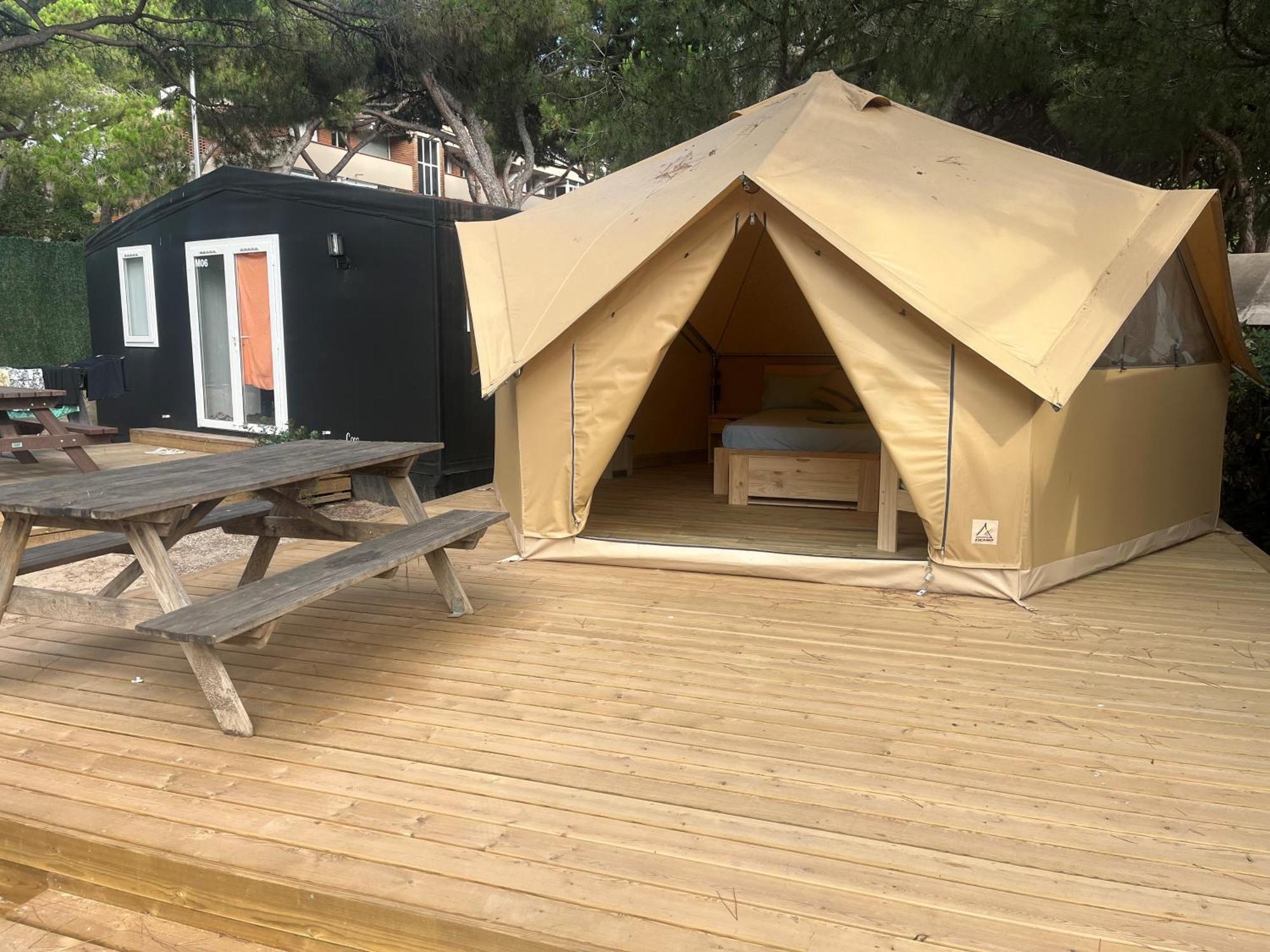 Camping 3 Estrellas Gava Bagian luar foto