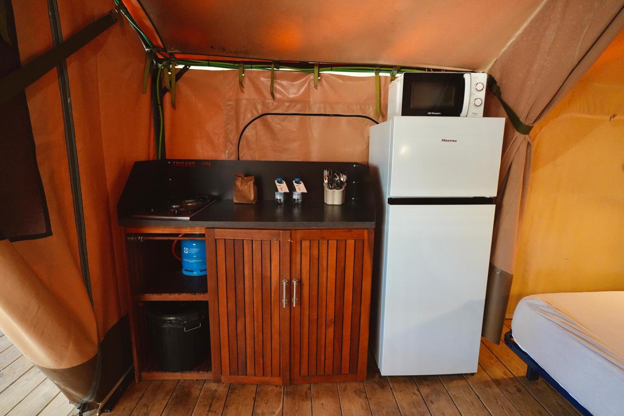 Camping 3 Estrellas Gava Bagian luar foto