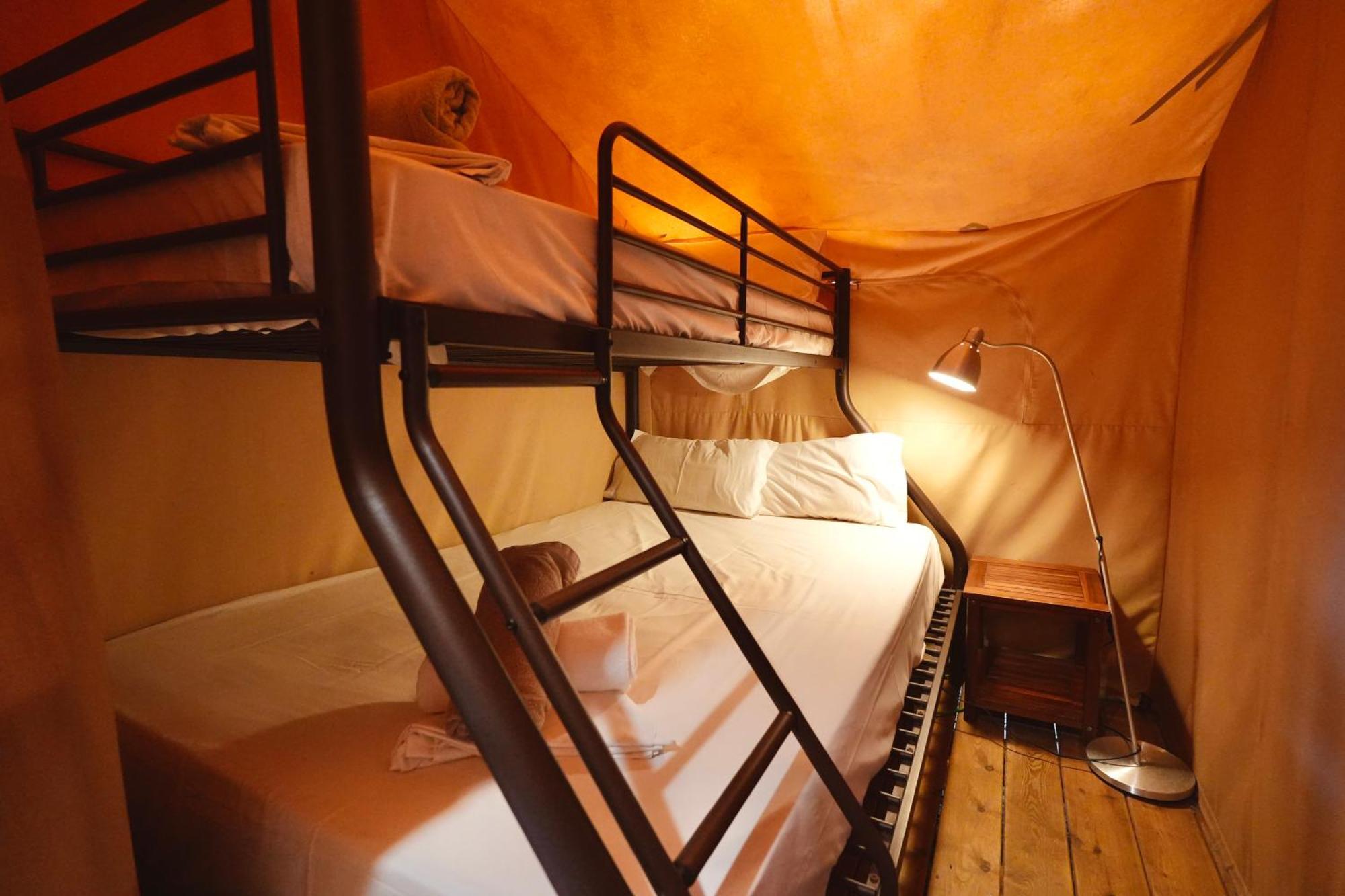 Camping 3 Estrellas Gava Bagian luar foto